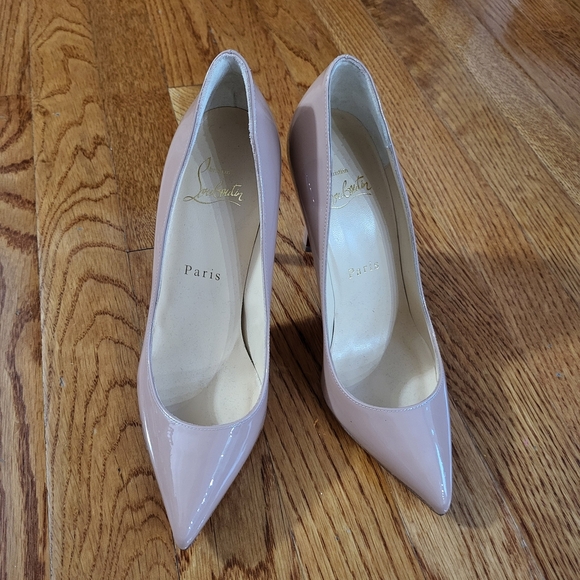 Christian Louboutin Nude Patent Heels with Red Soles - Picture 2 of 12